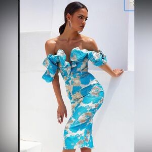 ELIYA THE LABEL
Brielle Dress in vivid blue.